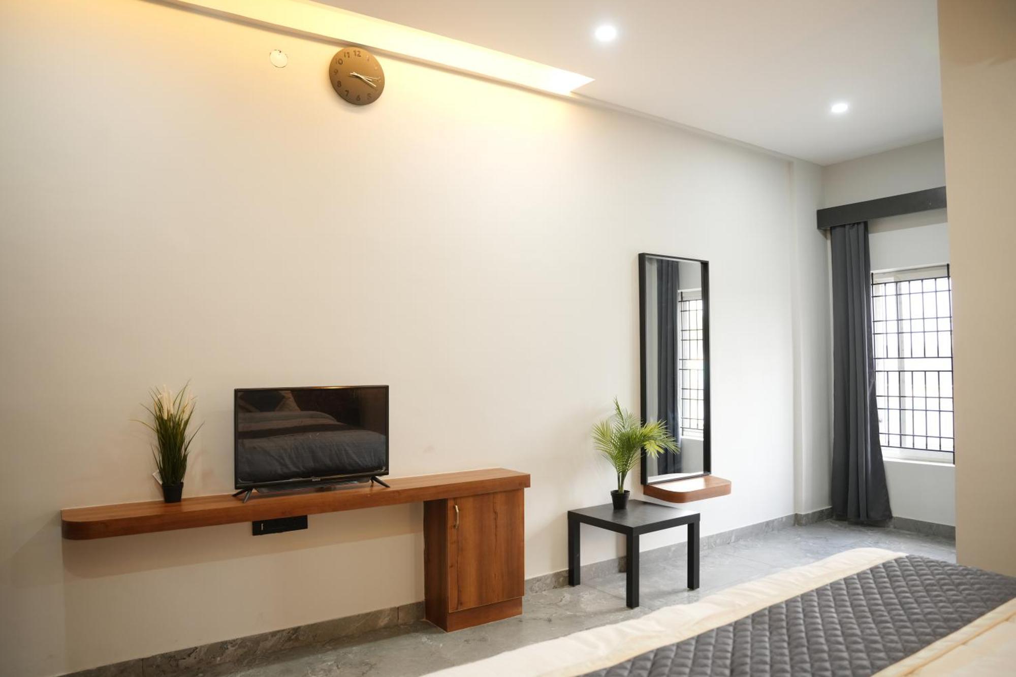 Sarvam Residency Hotel Sāgar Exterior photo